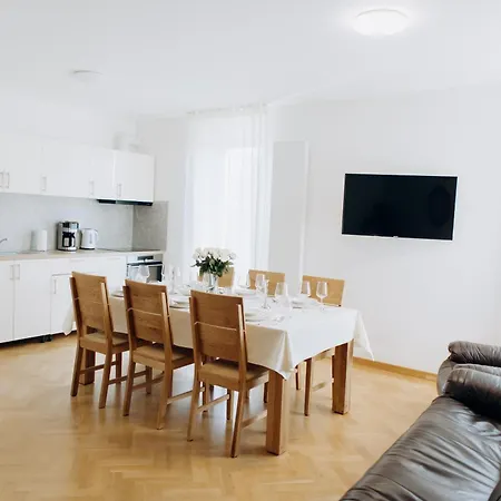 Familyvilla, New 4 Luxury Big Apartments, Parking Апартаменты Прага