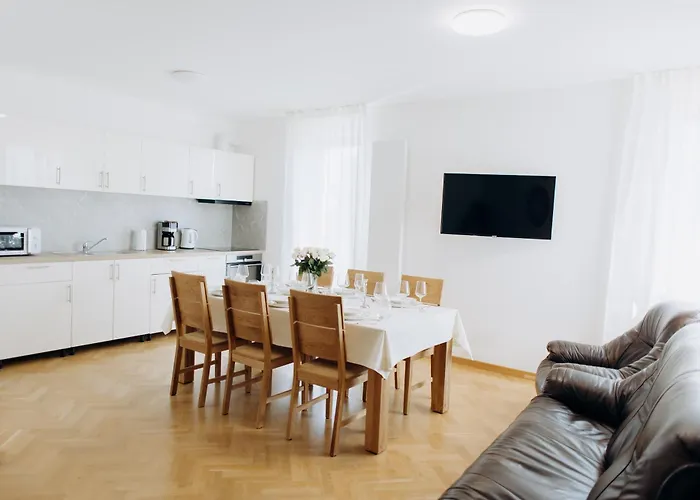 Familyvilla, New 4 Luxury Big Apartments, Parking Апартаменты Прага