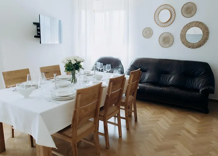 Familyvilla, New 4 Luxury Big Apartments, Parking Апартаменты Прага