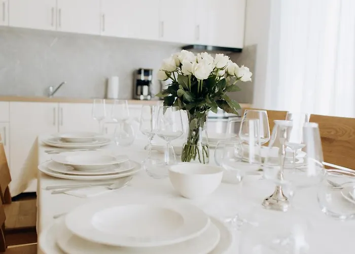 Familyvilla, New 4 Luxury Big Apartments, Parking *