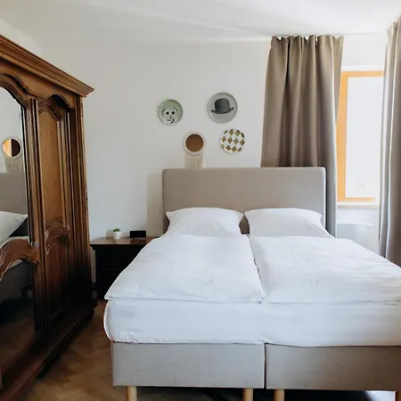 Familyvilla, New 4 Luxury Big Apartments, Parking * Praga