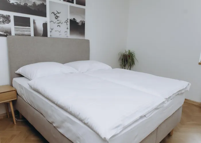 Familyvilla, New 4 Luxury Big Apartments, Parking Apartament Praga