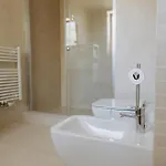 Familyvilla, New 4 Luxury Big Apartments, Parking *