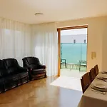 Familyvilla, New 4 Luxury Big Apartments, Parking Apartamento