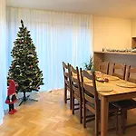 Lejlighed Familyvilla, New 4 Luxury Big Apartments, Parking *