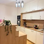 Familyvilla, New 4 Luxury Big Apartments, Parking Lejlighed Prag
