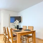 Lejlighed Familyvilla, New 4 Luxury Big Apartments, Parking *