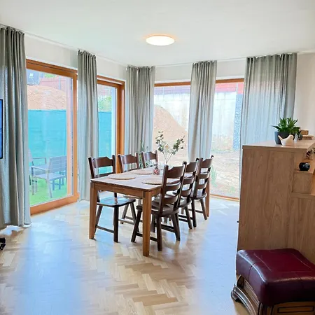 Apartment Familyvilla, New 4 Luxury Big Apartments, Parking