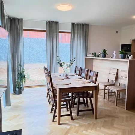 Familyvilla, New 4 Luxury Big Apartments, Parking
