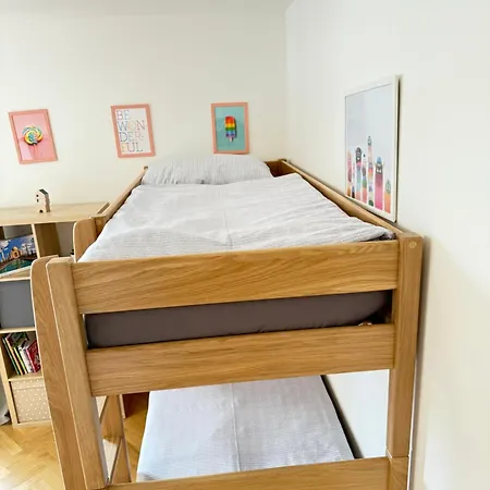 Familyvilla, New 4 Luxury Big Apartments, Parking * Prague