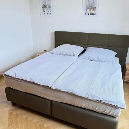 Familyvilla, New 4 Luxury Big Apartments, Parking Prague