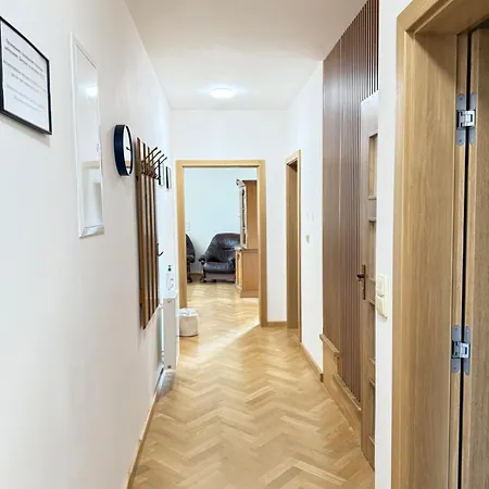 Familyvilla, New 4 Luxury Big Apartments, Parking *