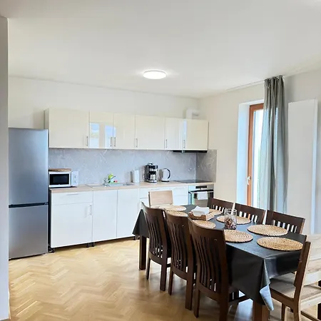 Familyvilla, New 4 Luxury Big Apartments, Parking * Prague