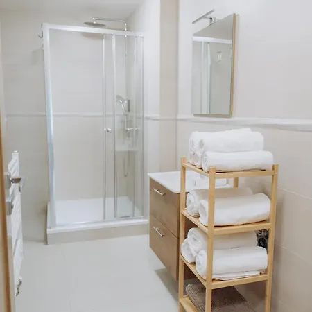 Familyvilla, New 4 Luxury Big Apartments, Parking Prague