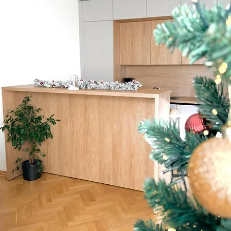 Familyvilla, New 4 Luxury Big Apartments, Parking * Prague