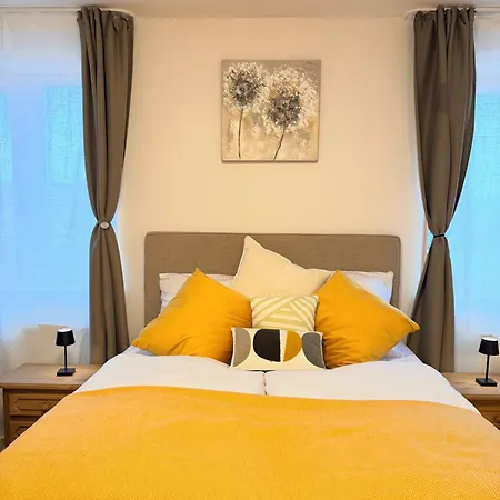 Familyvilla, New 4 Luxury Big Apartments, Parking * Prague