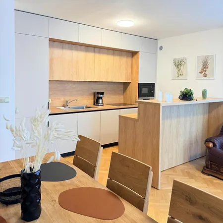 Familyvilla, New 4 Luxury Big Apartments, Parking