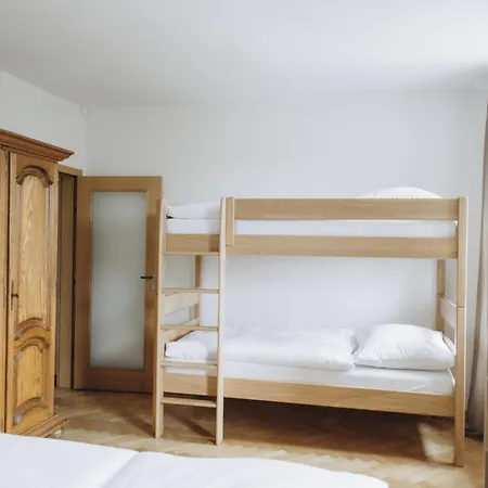 Familyvilla, New 4 Luxury Big Apartments, Parking Appartement *