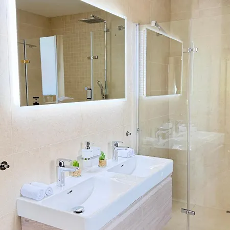 Familyvilla, New 4 Luxury Big Apartments, Parking Lejlighed Prag