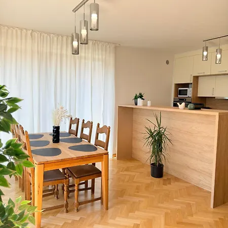 Lejlighed Familyvilla, New 4 Luxury Big Apartments, Parking