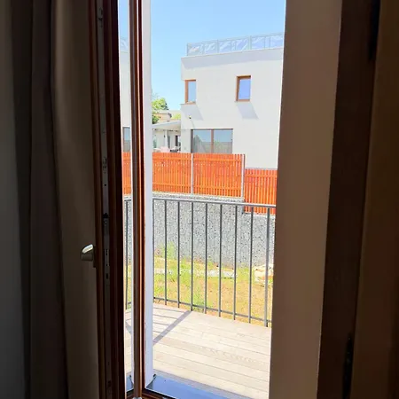 Familyvilla, New 4 Luxury Big Apartments, Parking Prag