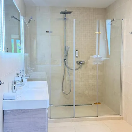 Familyvilla, New 4 Luxury Big Apartments, Parking Lejlighed *