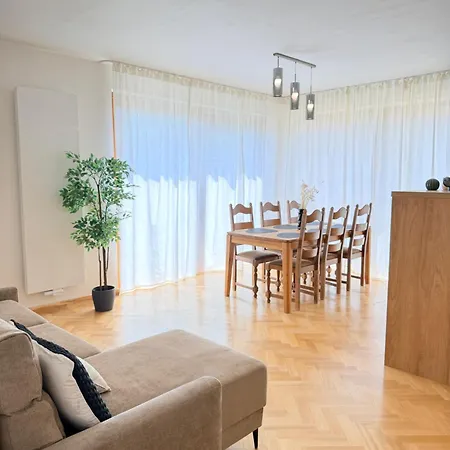 Familyvilla, New 4 Luxury Big Apartments, Parking *