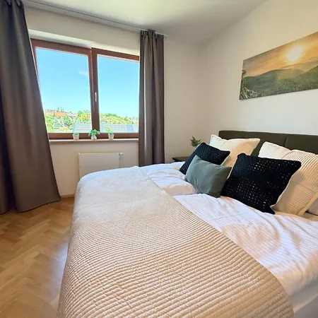 Lejlighed Familyvilla, New 4 Luxury Big Apartments, Parking *