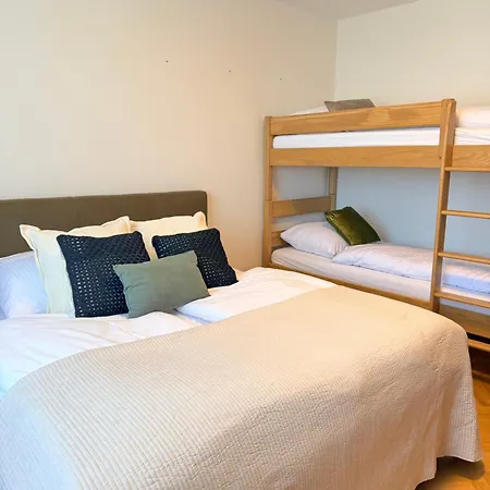 Familyvilla, New 4 Luxury Big Apartments, Parking Prag