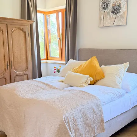 Lejlighed Familyvilla, New 4 Luxury Big Apartments, Parking *