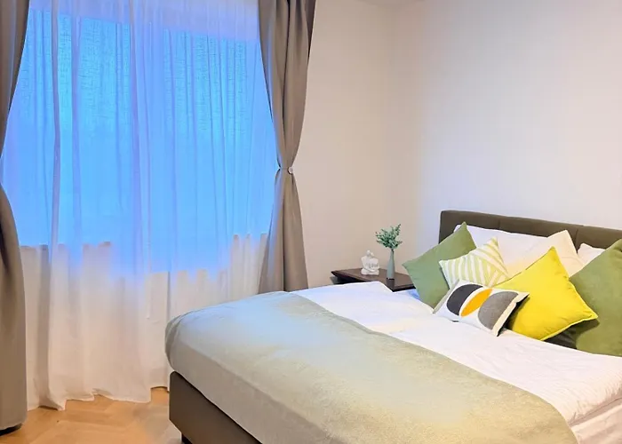Daire Familyvilla, New 4 Luxury Big Apartments, Parking *
