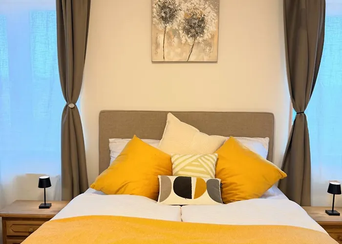 Familyvilla, New 4 Luxury Big Apartments, Parking * Prag