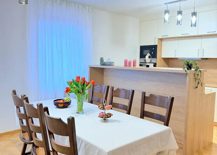 Familyvilla, New 4 Luxury Big Apartments, Parking * 프라하