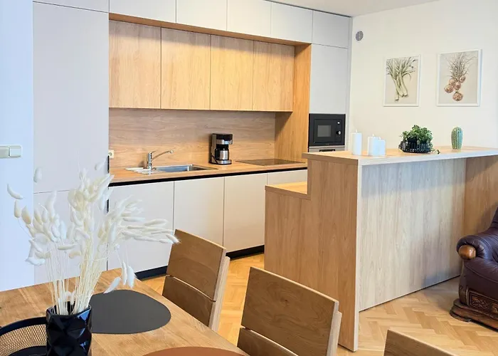 Familyvilla, New 4 Luxury Big Apartments, Parking