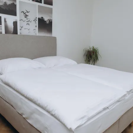 Familyvilla, New 4 Luxury Big Apartments, Parking Daire Prag