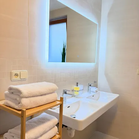 Familyvilla, New 4 Luxury Big Apartments, Parking