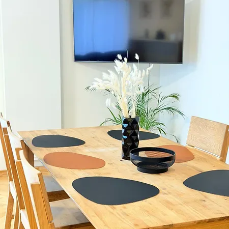 Apartament Familyvilla, New 4 Luxury Big Apartments, Parking *