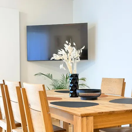 Apartment Familyvilla, New 4 Luxury Big Apartments, Parking *