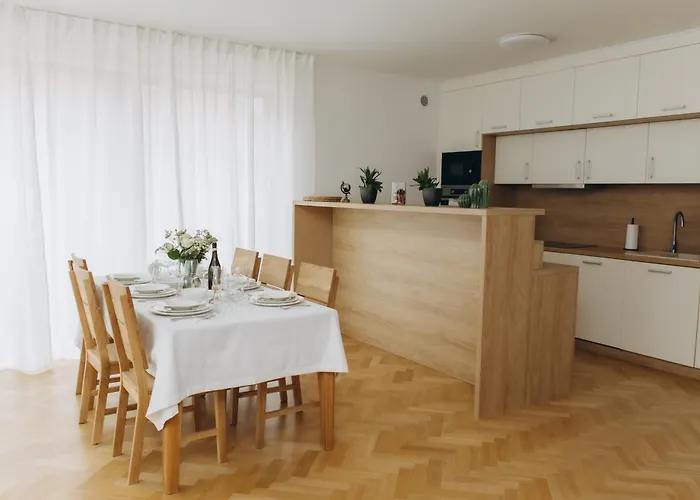 Familyvilla, New 4 Luxury Big Apartments, Parking