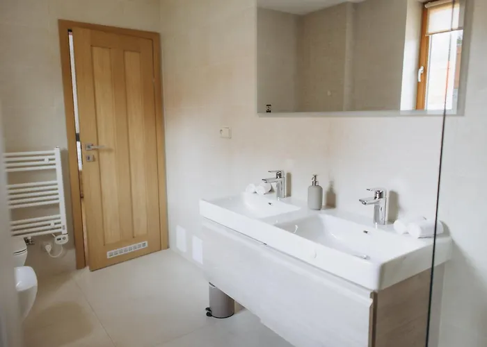 Daire Familyvilla, New 4 Luxury Big Apartments, Parking Prag