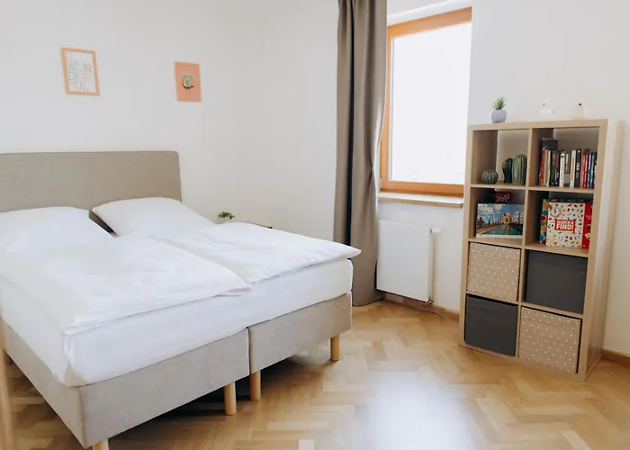 Familyvilla, New 4 Luxury Big Apartments, Parking Prag