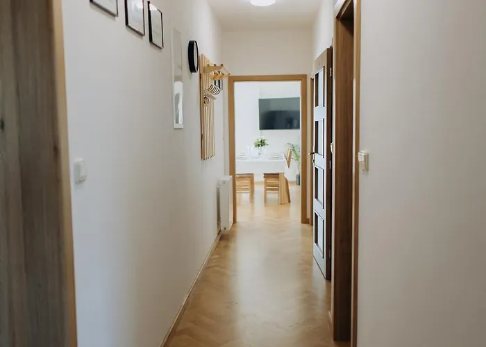 Familyvilla, New 4 Luxury Big Apartments, Parking Daire *