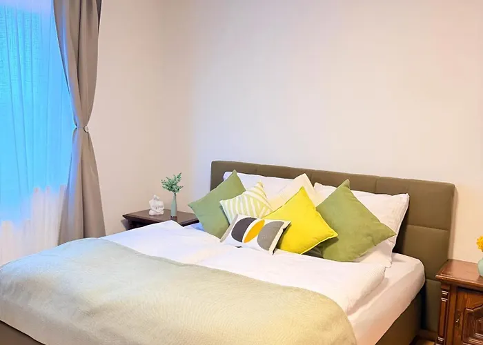 Familyvilla, New 4 Luxury Big Apartments, Parking Daire Prag