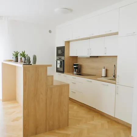 Familyvilla, New 4 Luxury Big Apartments, Parking